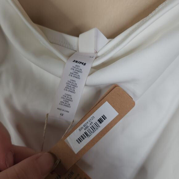 SKIMS Square Neck Swimsuit in Marble Size 4X - Picture 8 of 8